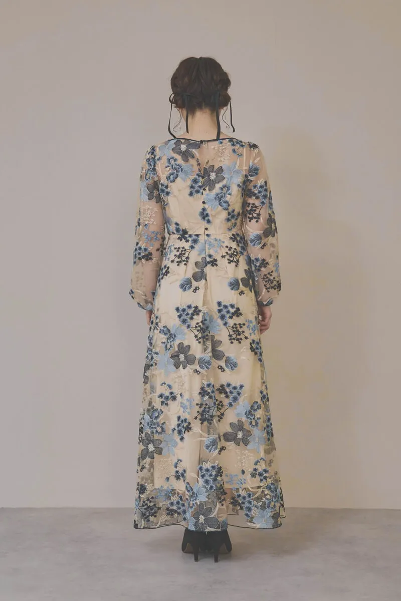 ブルーフラワーのエンブロイダリードレス