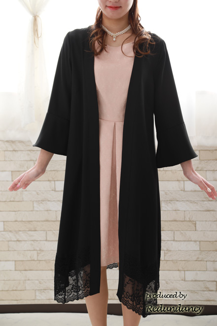 ブラックの裾レースロングガウン