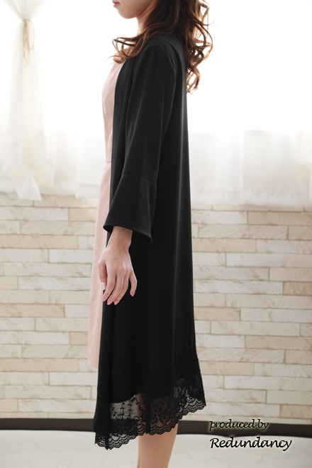 ブラックの裾レースロングガウン