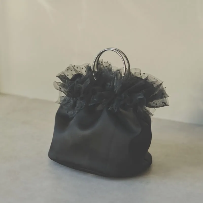 ブラックドットのサテンフリルバッグ