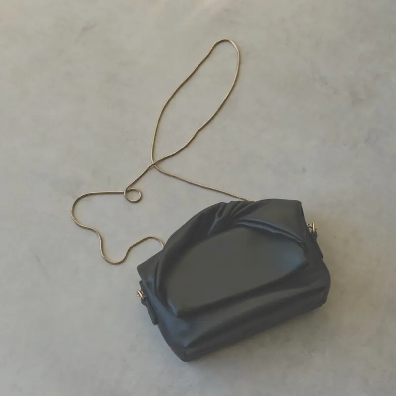 ブラックのリュバンバッグ