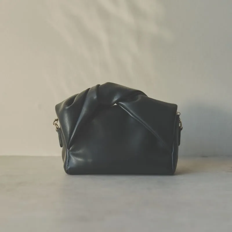 ブラックのリュバンバッグ