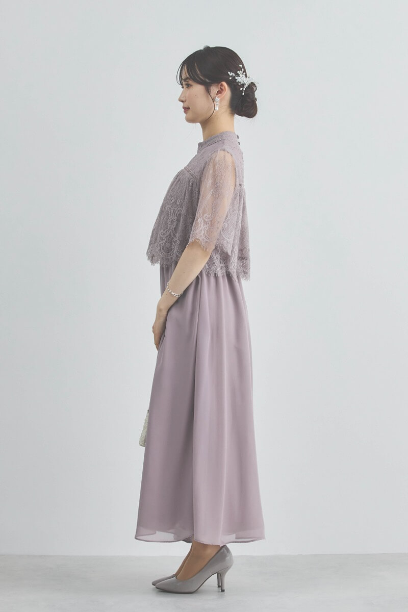 モーヴピンクの授乳口付きハイネックレースドレス