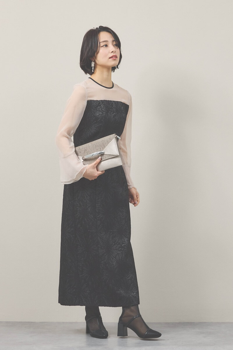 ブラックのフラワージャガードIラインドレス