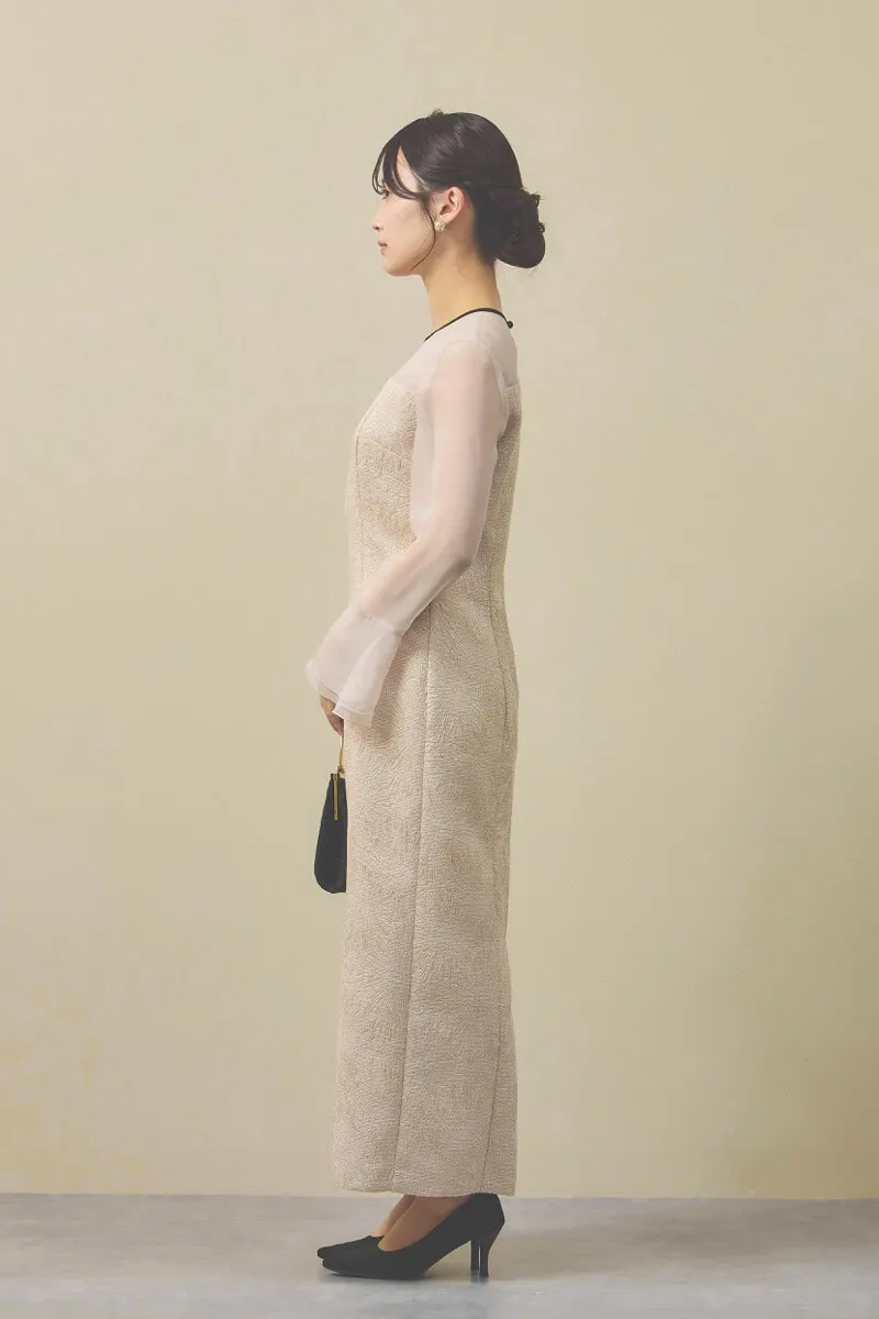 ライトベージュのフラワージャガードIラインドレス