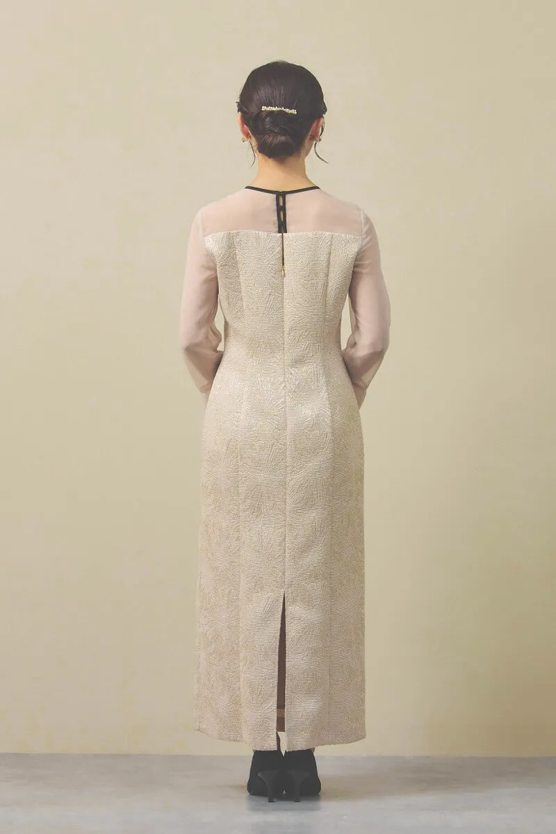 ライトベージュのフラワージャガードIラインドレス