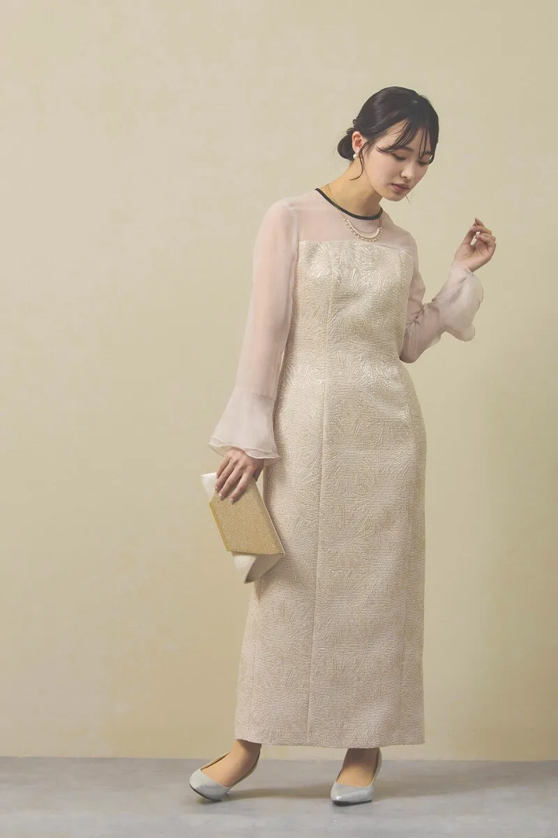 ライトベージュのフラワージャガードIラインドレス