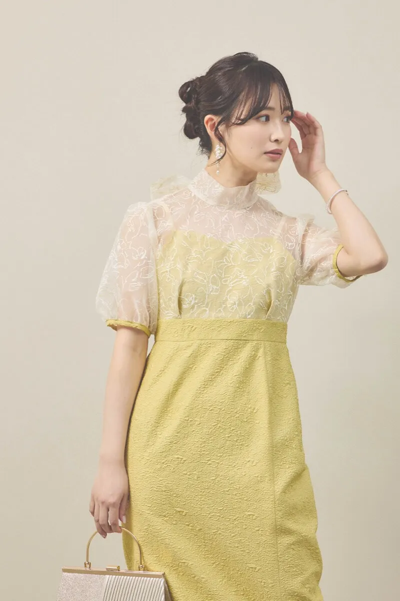 イエローのフラワープリントボウタイドレス