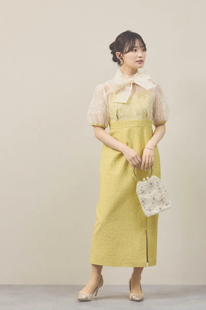 イエローのフラワープリントボウタイドレス