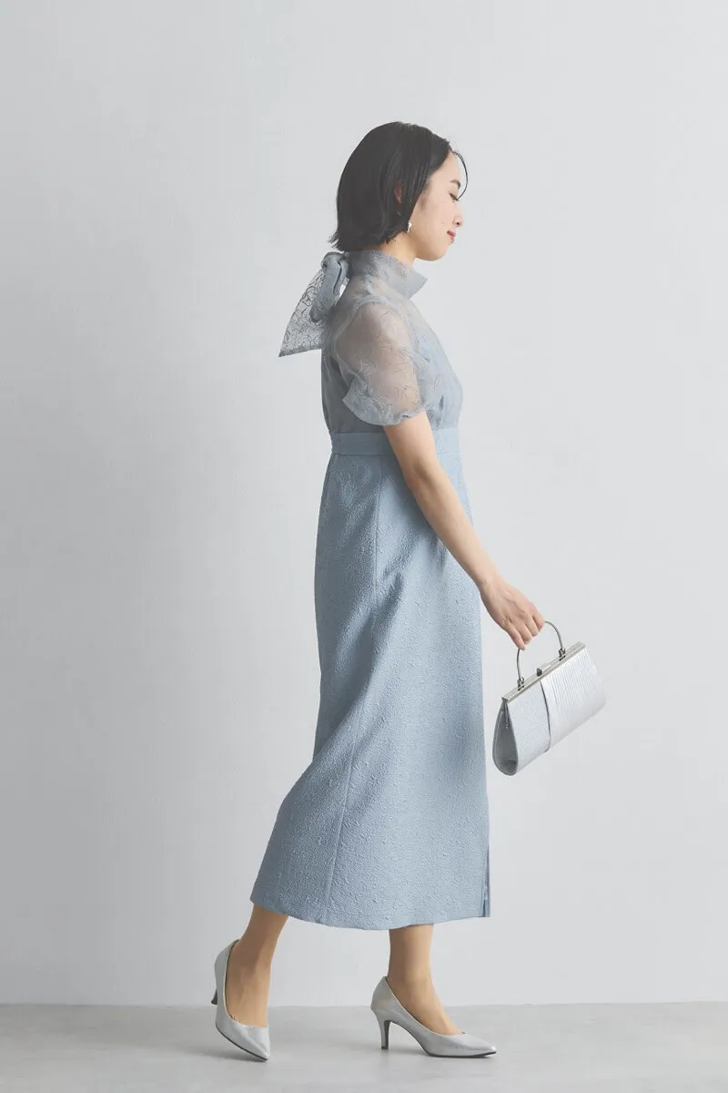 サックスのフラワープリントボウタイドレス