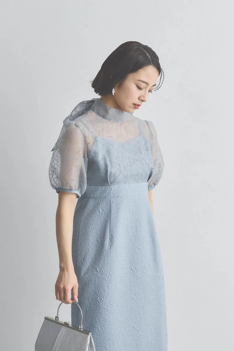 サックスのフラワープリントボウタイドレス