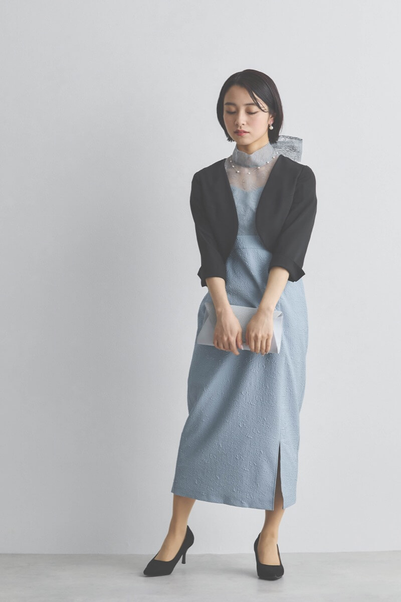 サックスのフラワープリントボウタイドレス