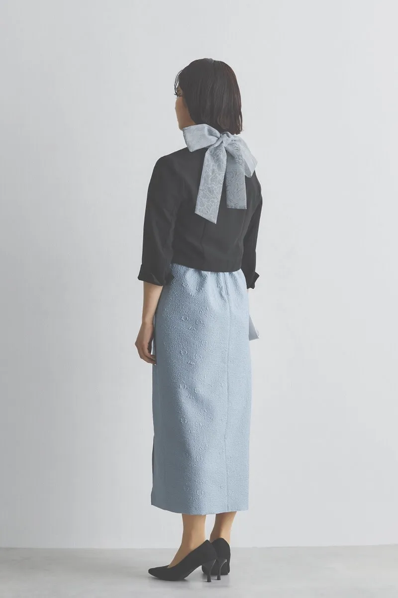 サックスのフラワープリントボウタイドレス