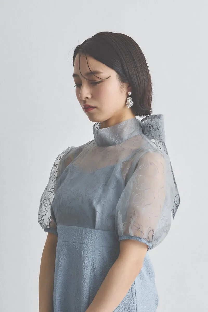 サックスのフラワープリントボウタイドレス