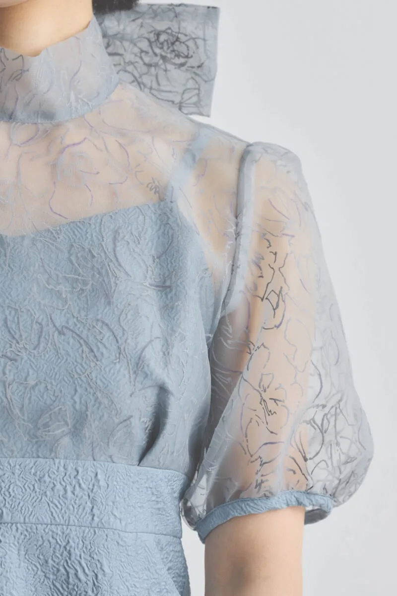 サックスのフラワープリントボウタイドレス