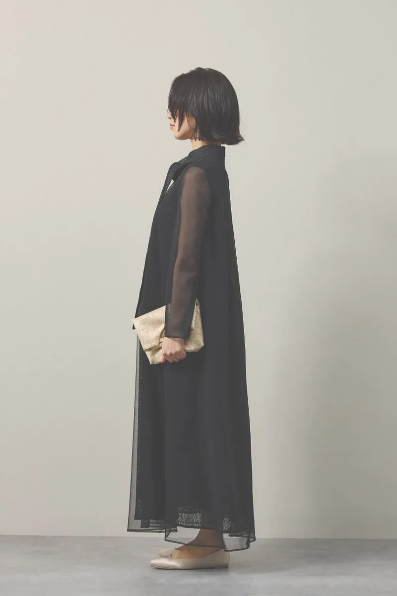 ブラックのレース×チュールミックスドレス