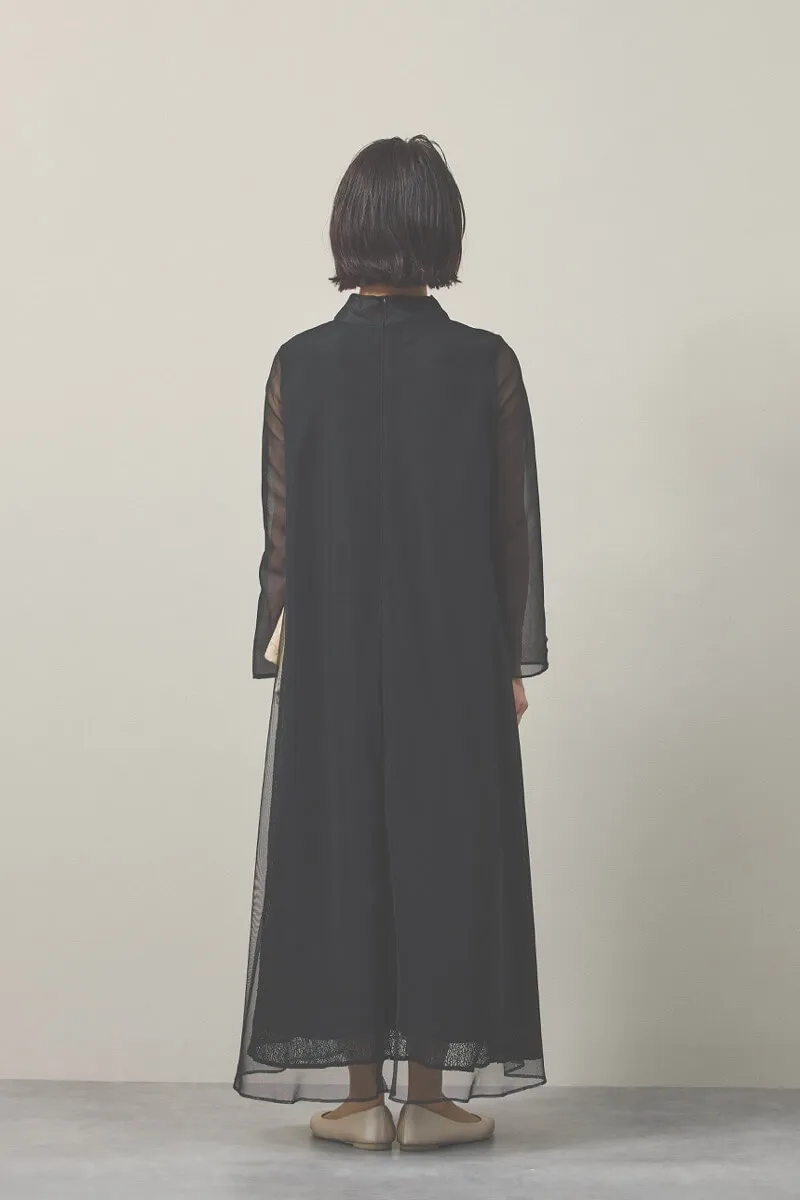 ブラックのレース×チュールミックスドレス