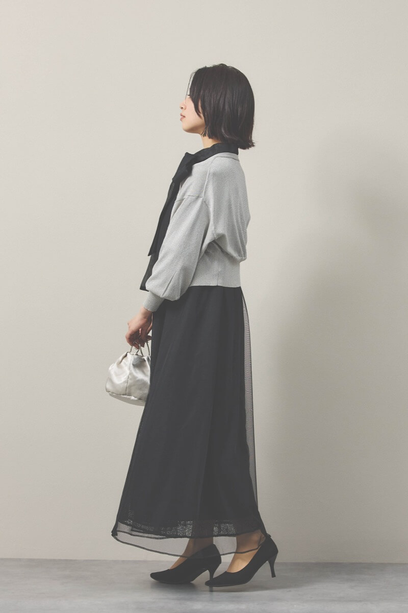 ブラックのレース×チュールミックスドレス