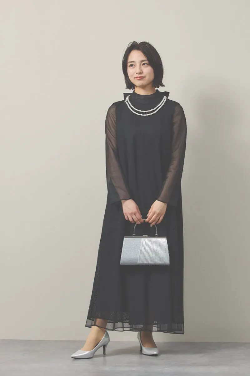 ブラックのレース×チュールミックスドレス