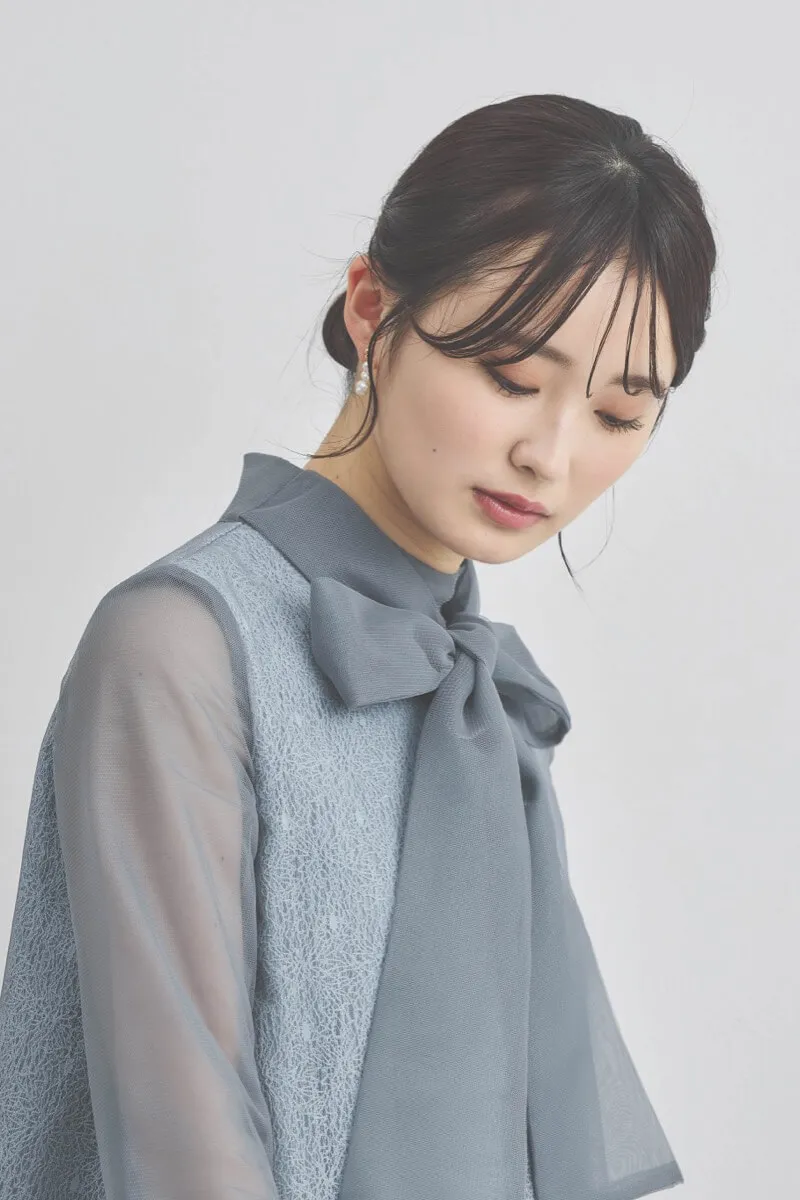 ブルーグレーのレース×チュールミックスドレス