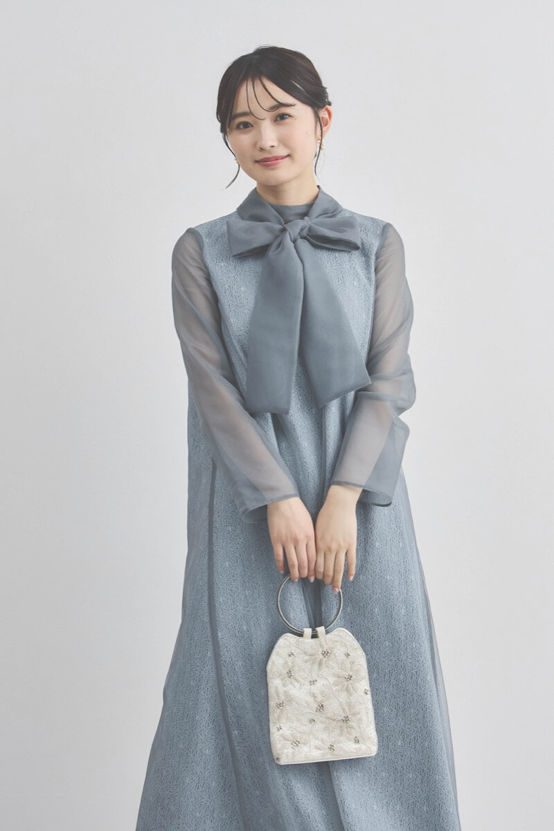 ブルーグレーのレース×チュールミックスドレス