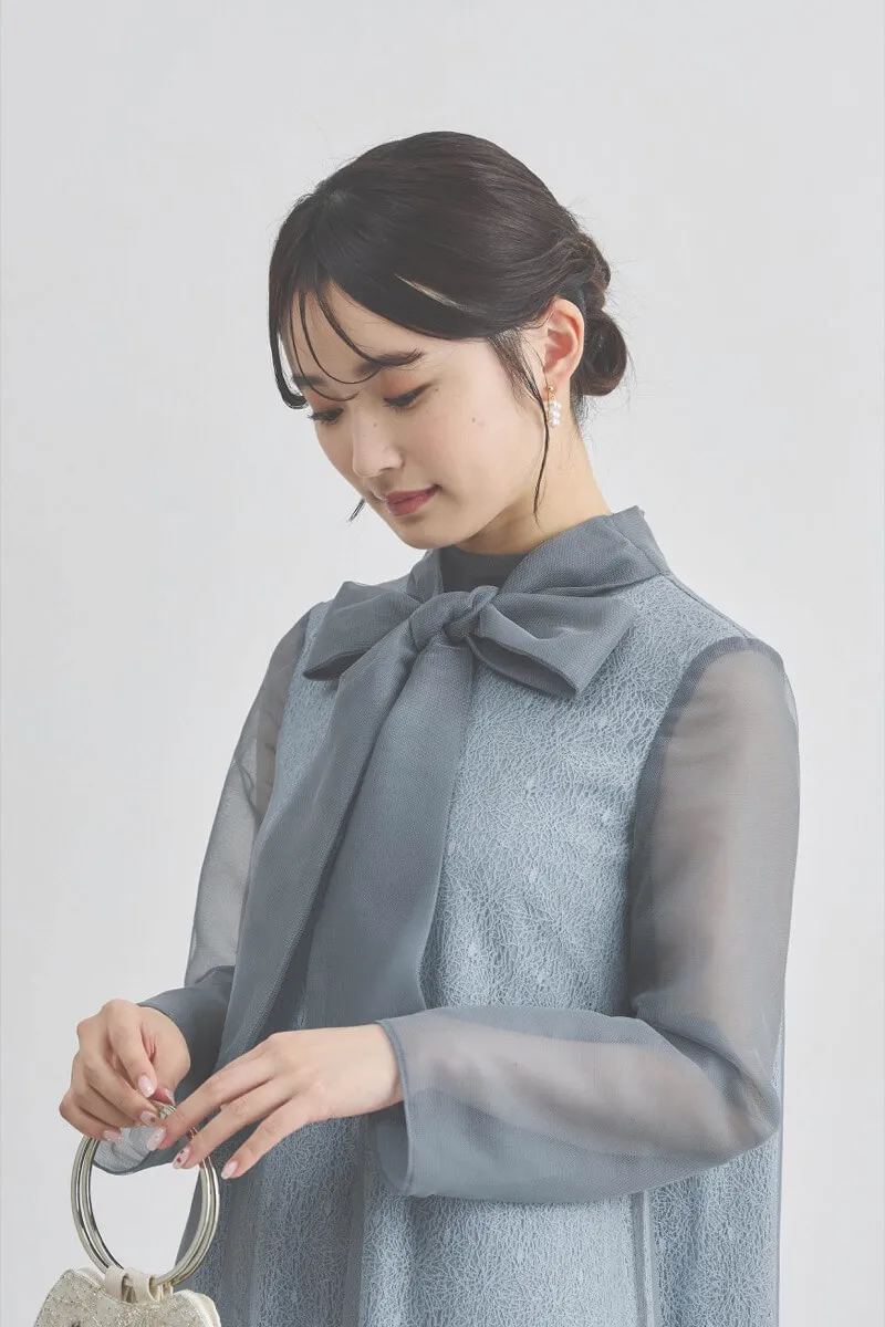 ブルーグレーのレース×チュールミックスドレス