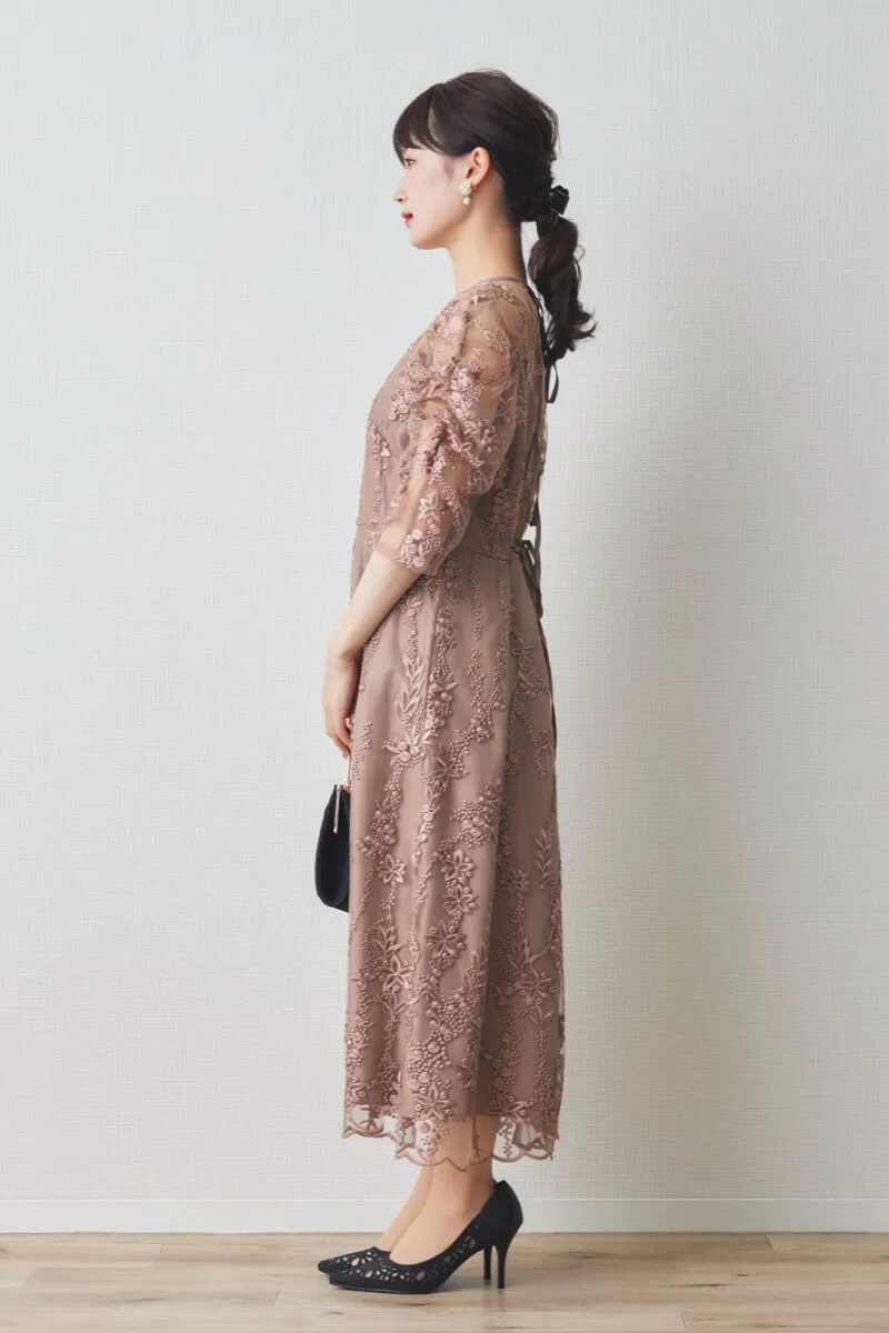 モカの花柄刺繍ミディ丈ドレス