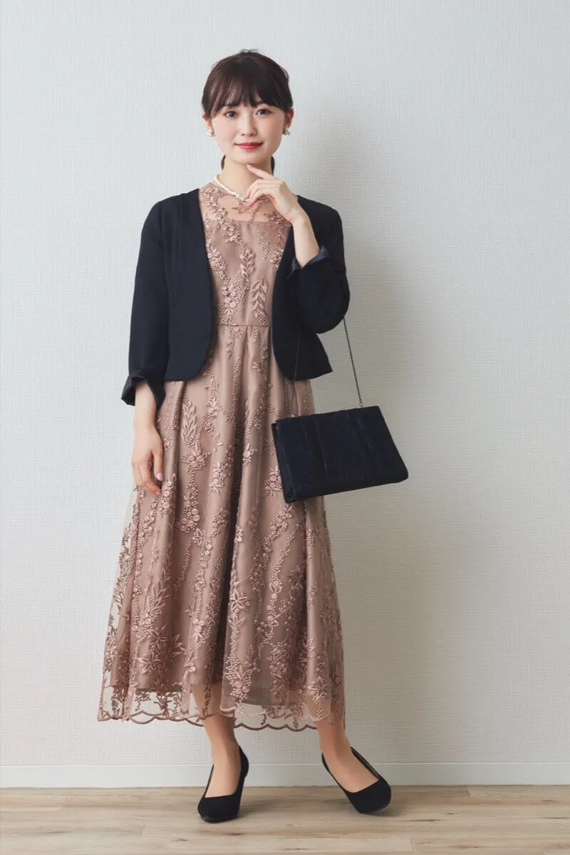 モカの花柄刺繍ミディ丈ドレス