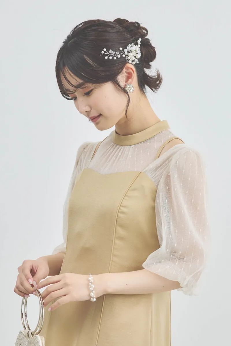 ナチュラルイエローのカッティングデザインサテンドレス