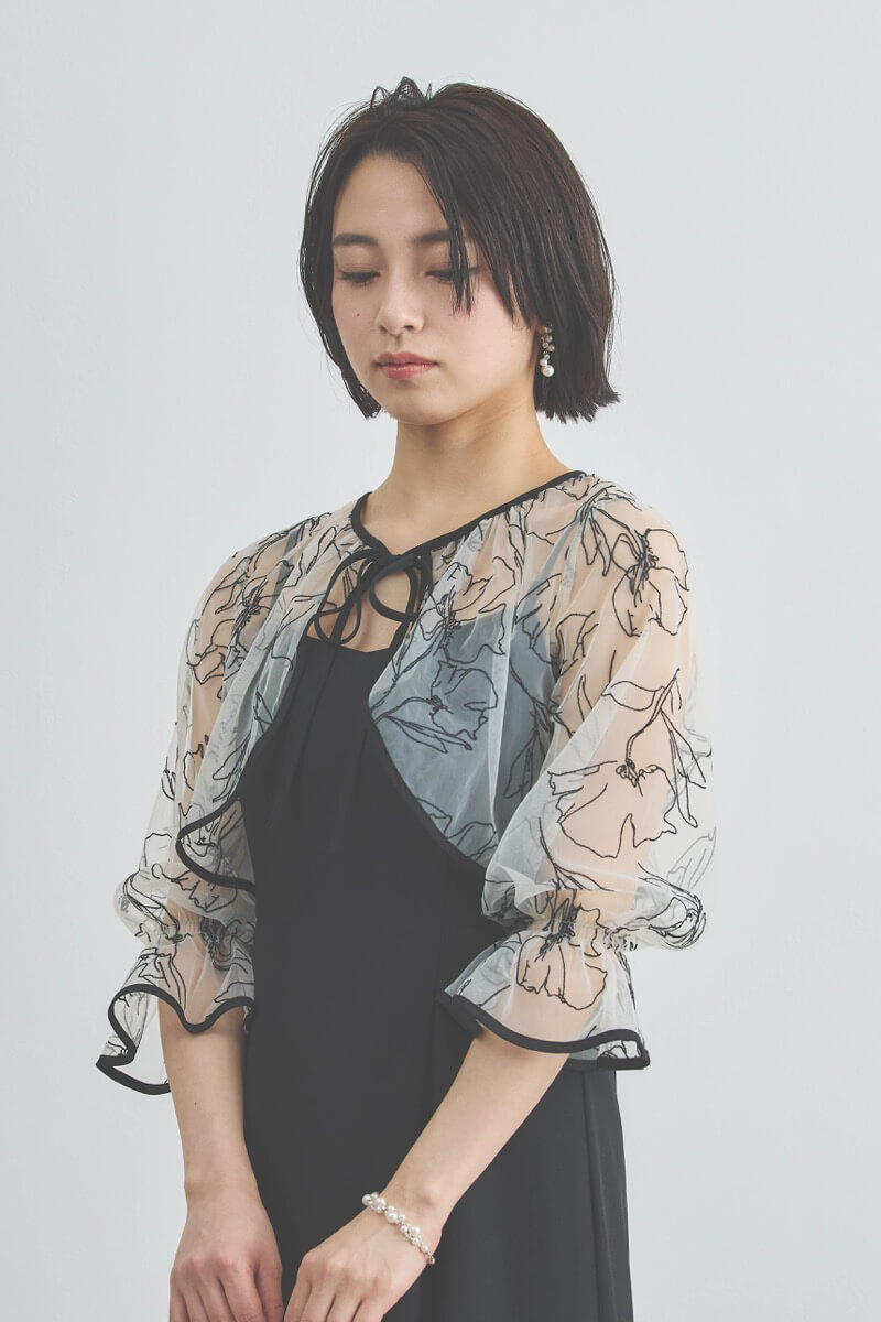 ブラックの線描フラワー刺繍ボレロセットドレス