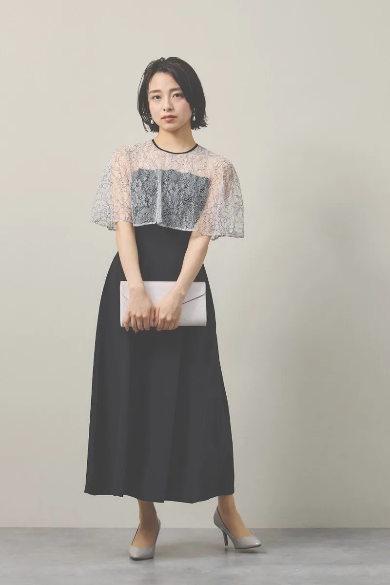 ブラックのシアーケープコンビドレス