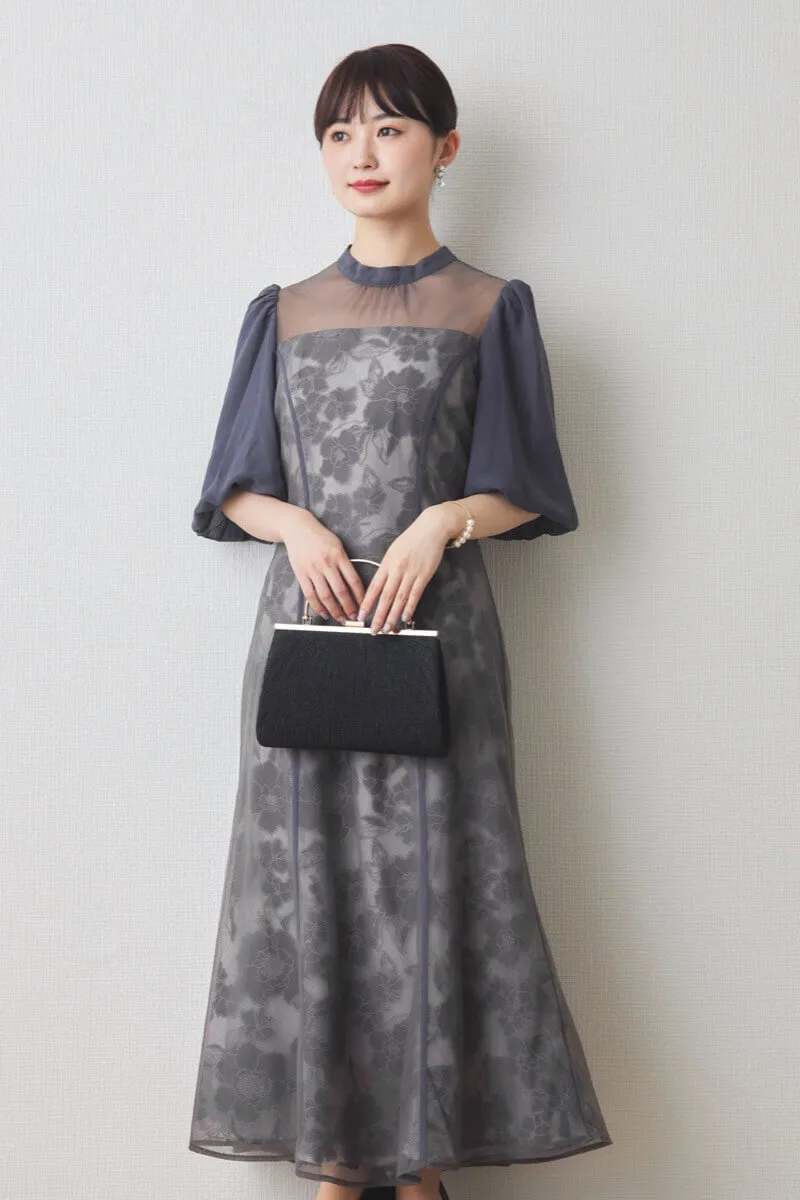 ブルーの花柄オーガンジーパフスリーブドレス