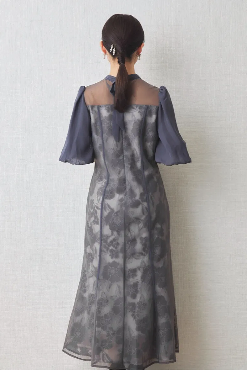 ブルーの花柄オーガンジーパフスリーブドレス