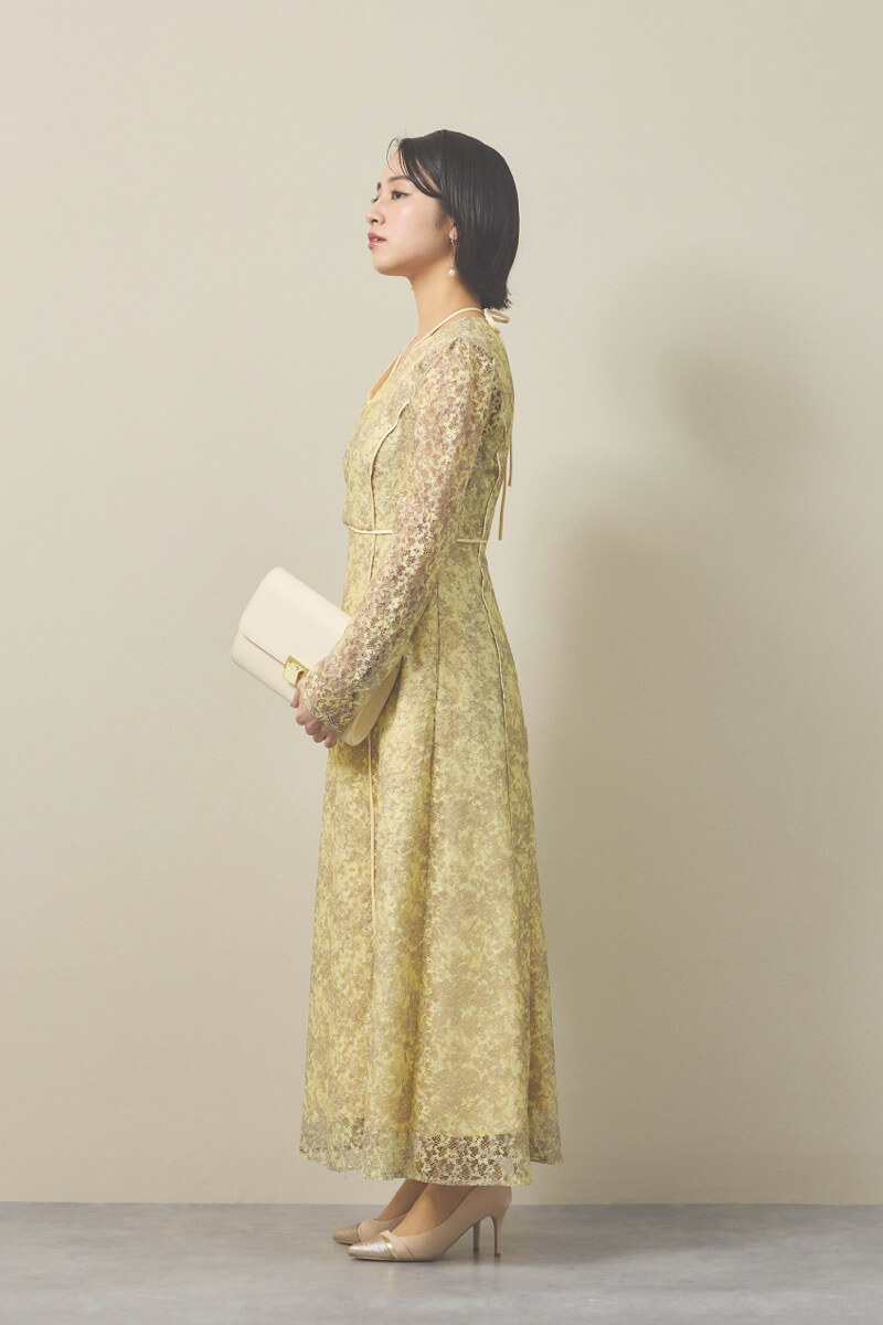イエローのレースプリントドレス