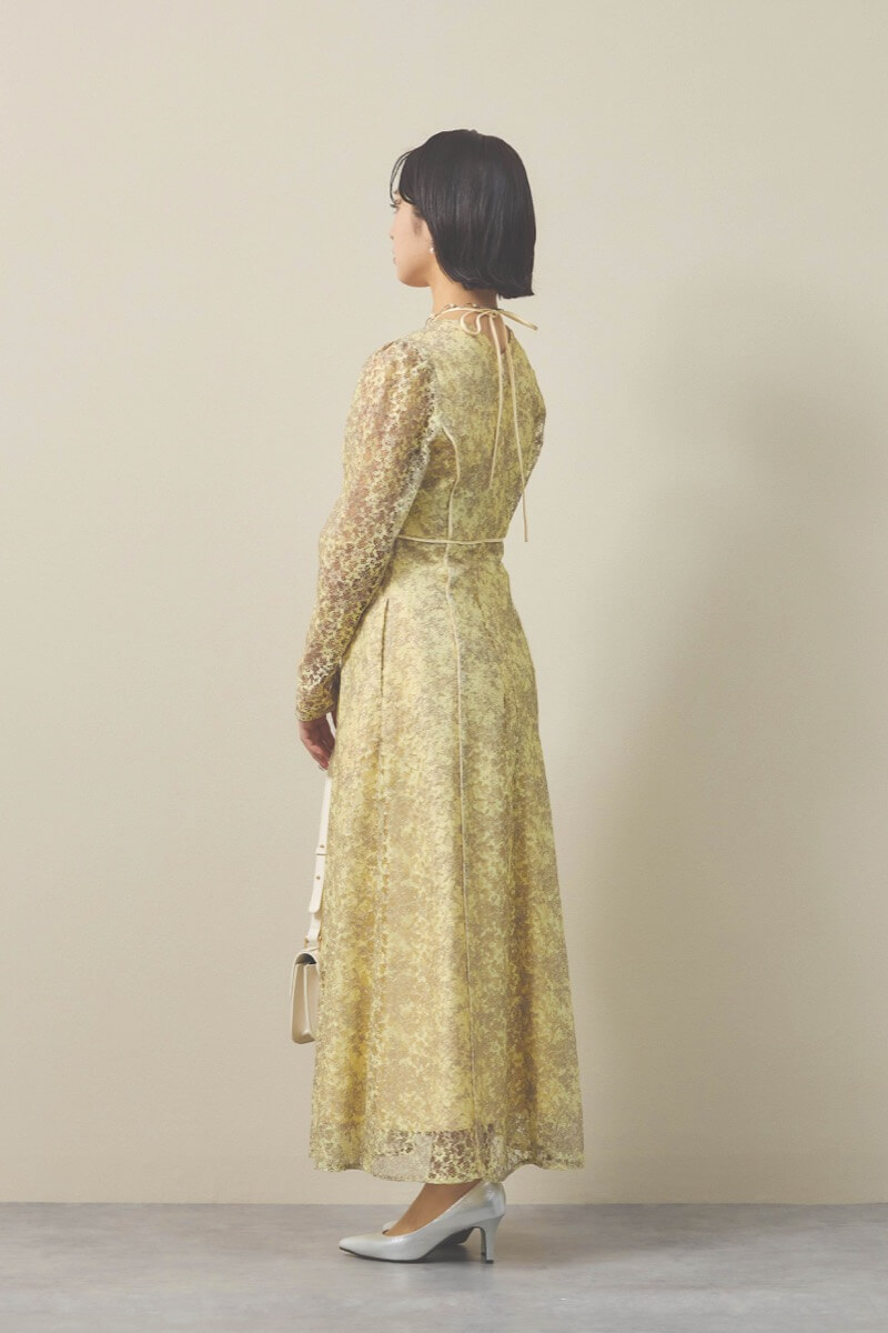 イエローのレースプリントドレス