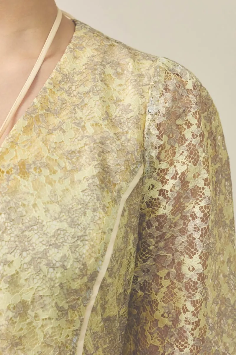 イエローのレースプリントドレス