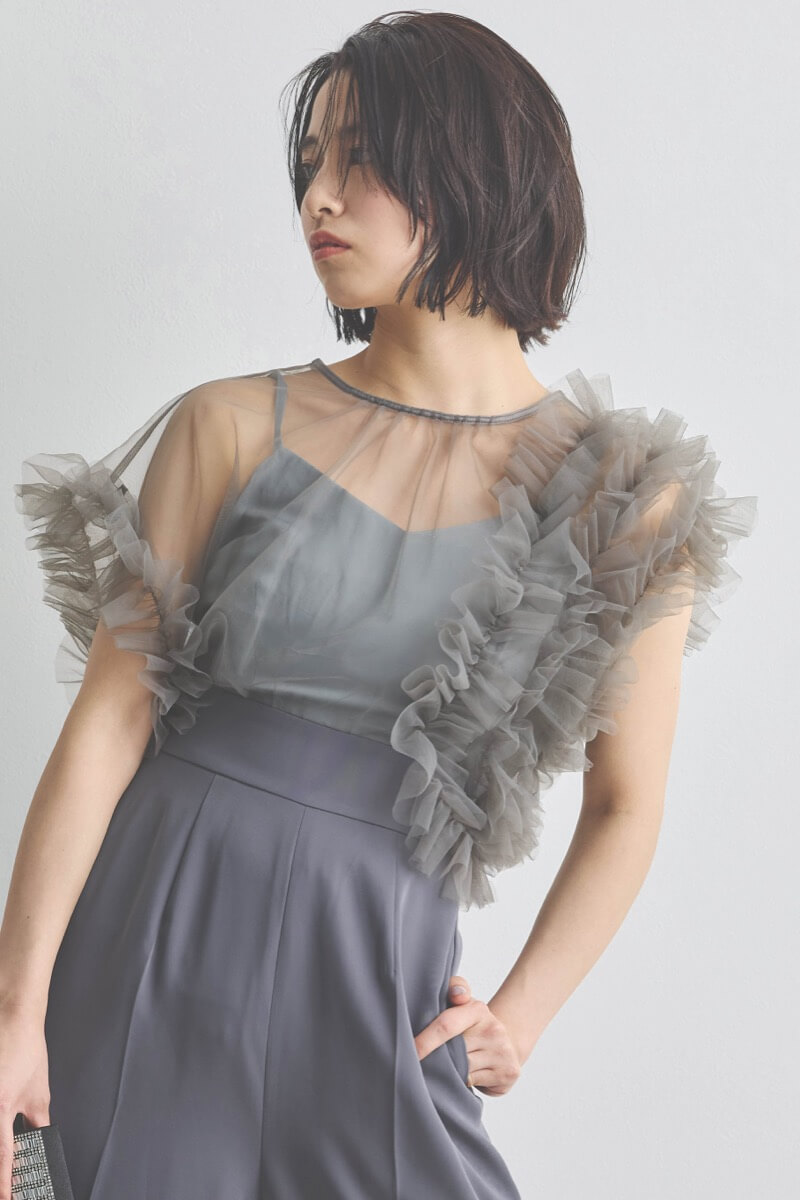 チャコールグレーのチュールドッキングコンビネゾン