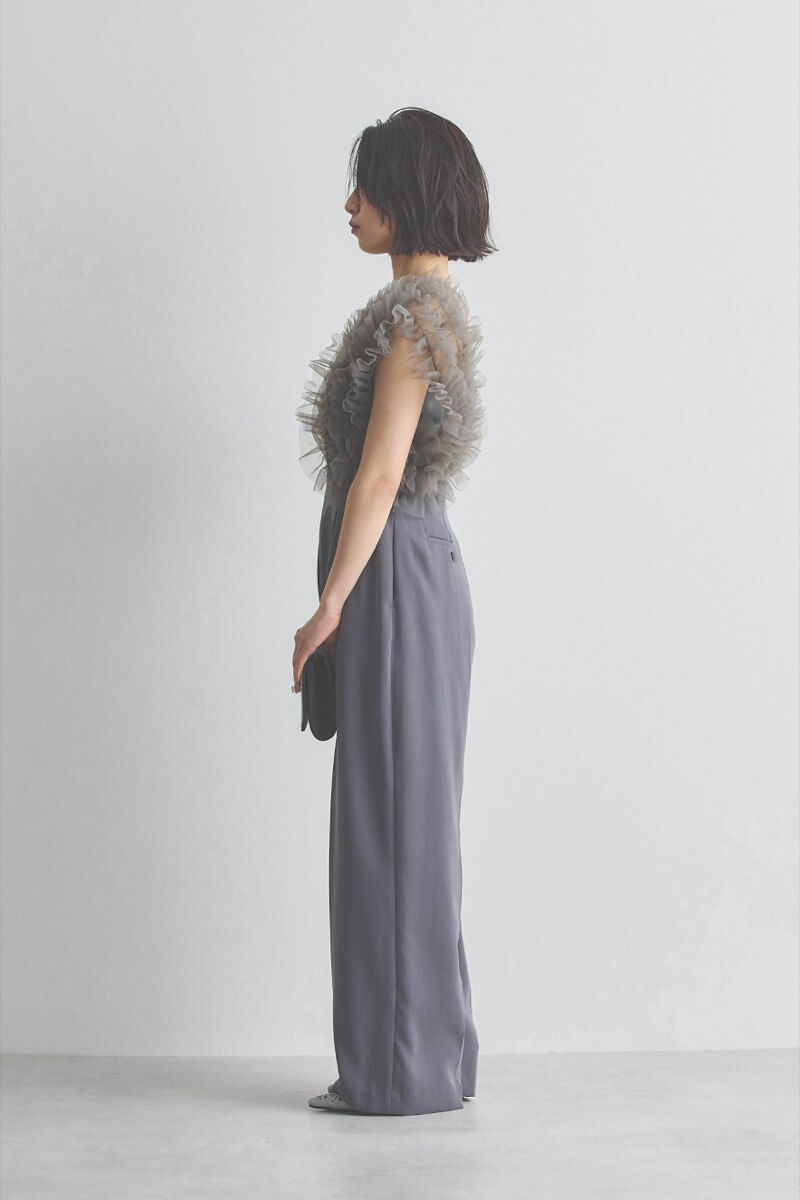 チャコールグレーのチュールドッキングコンビネゾン