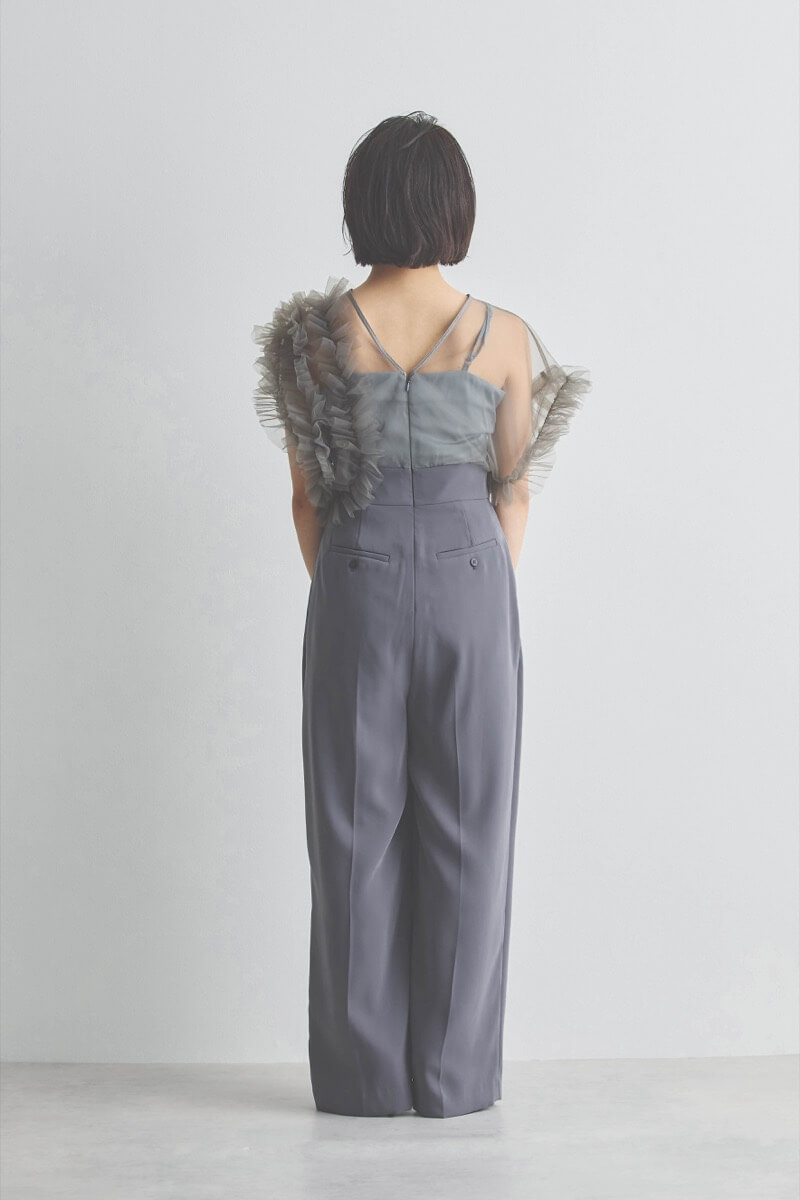 チャコールグレーのチュールドッキングコンビネゾン