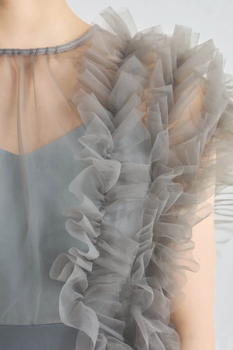 チャコールグレーのチュールドッキングコンビネゾン