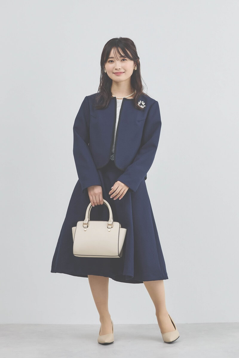 ネイビーのレースコンビセレモニースーツセット