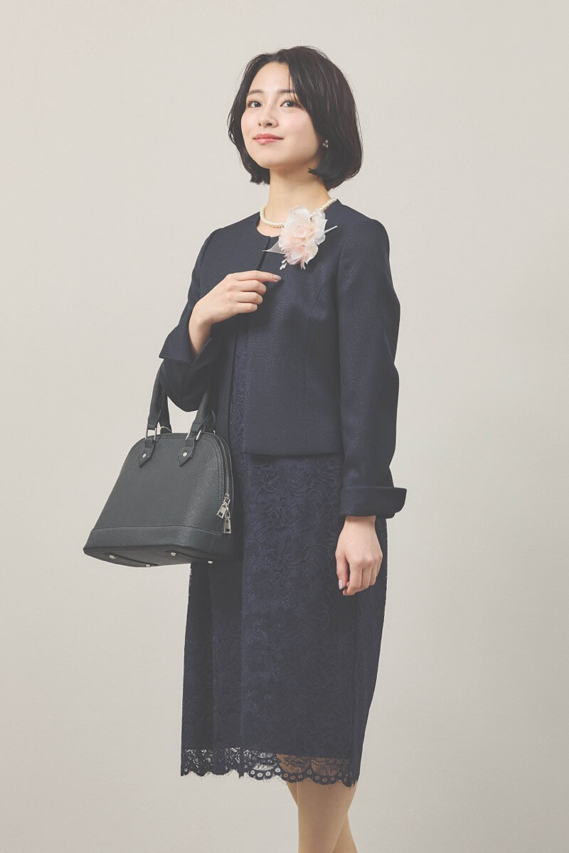 ネイビーの総レース五分袖セレモニースーツセット