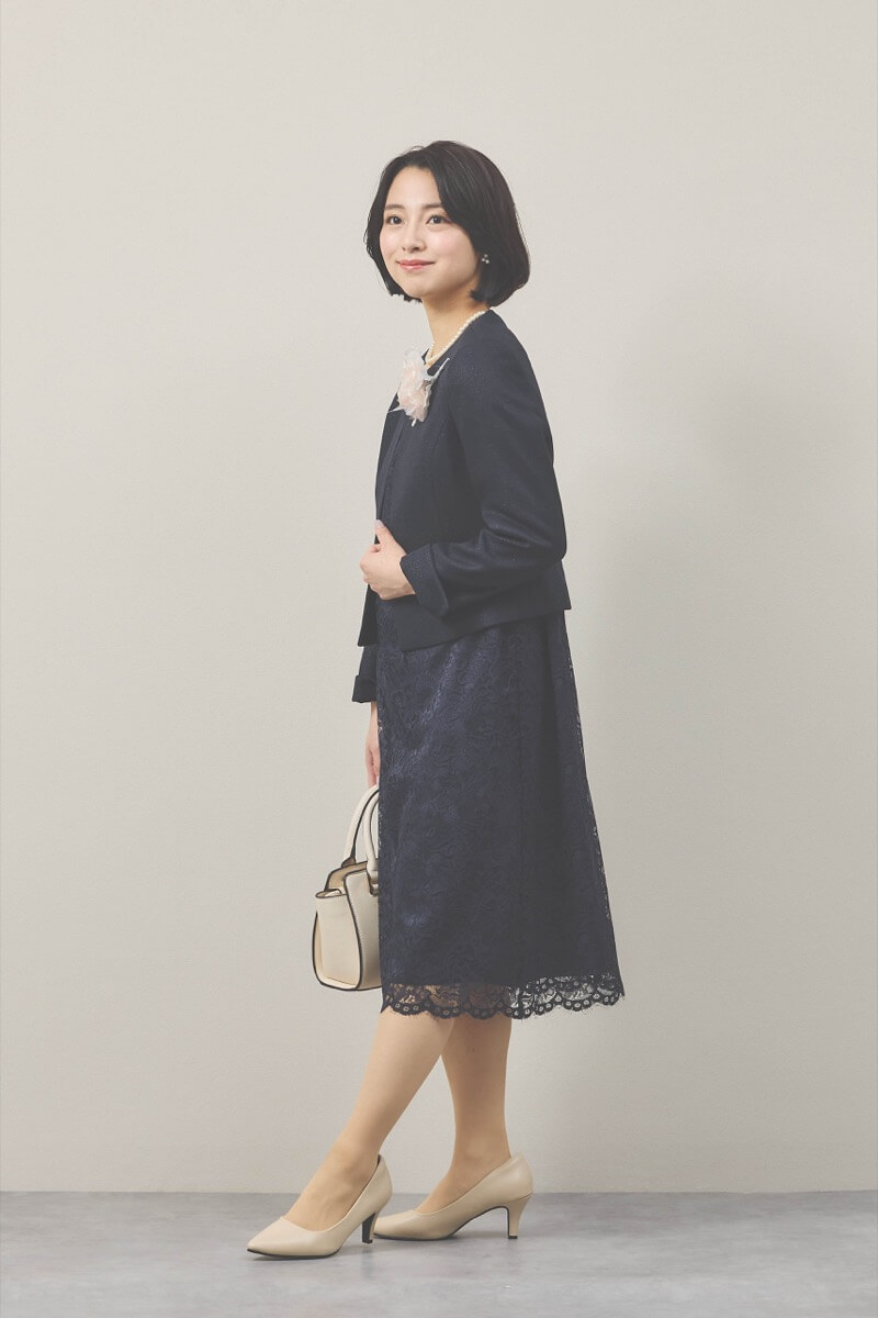 ネイビーの総レース五分袖セレモニースーツセット