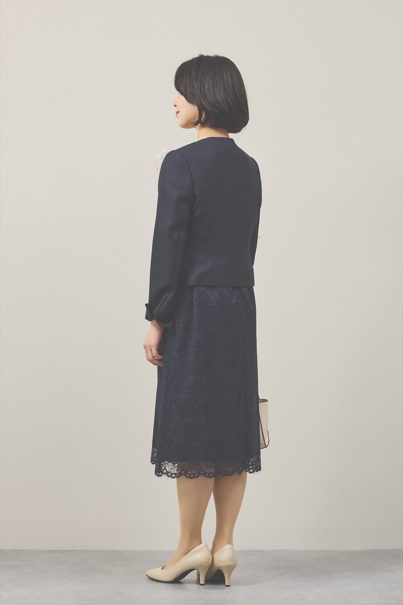ネイビーの総レース五分袖セレモニースーツセット