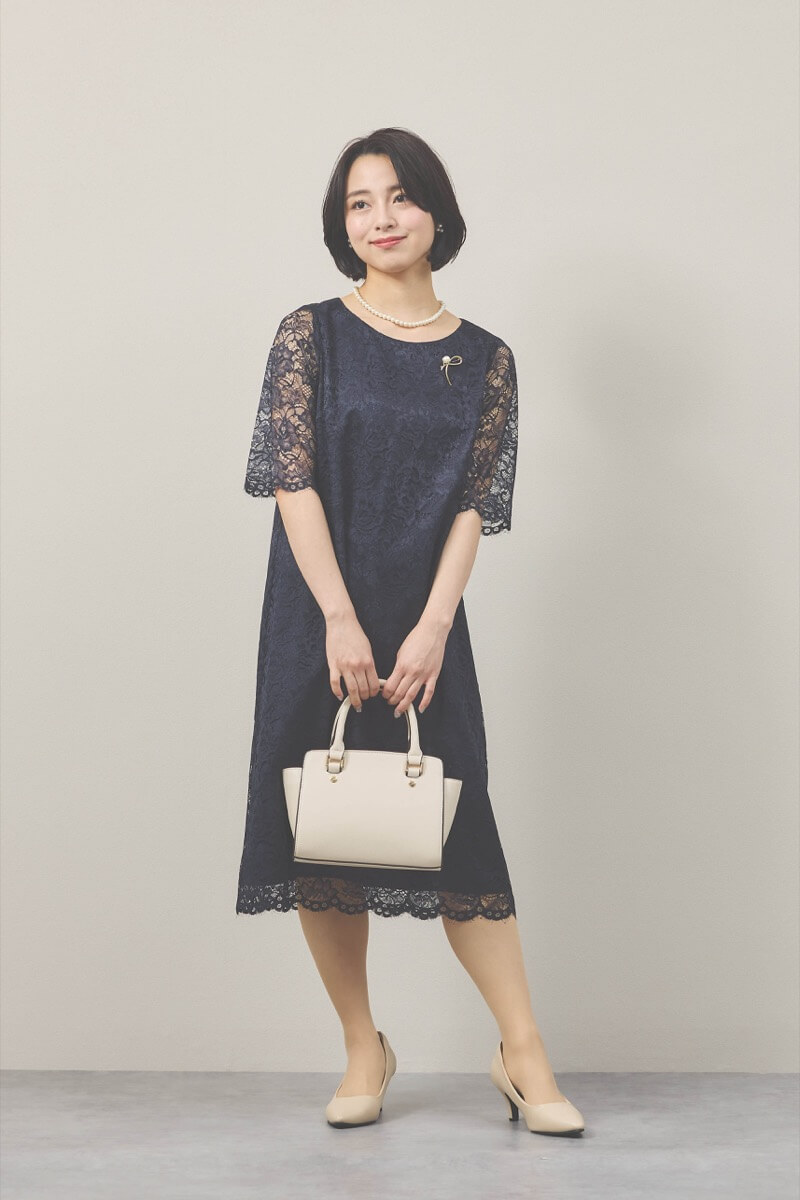 ネイビーの総レース五分袖セレモニースーツセット