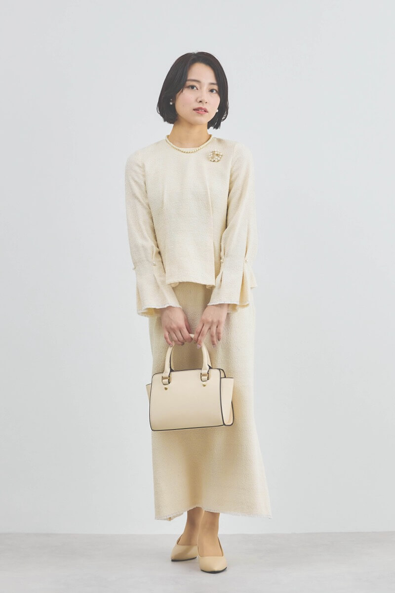 ホワイトのパール付きツイードセレモニースーツセット