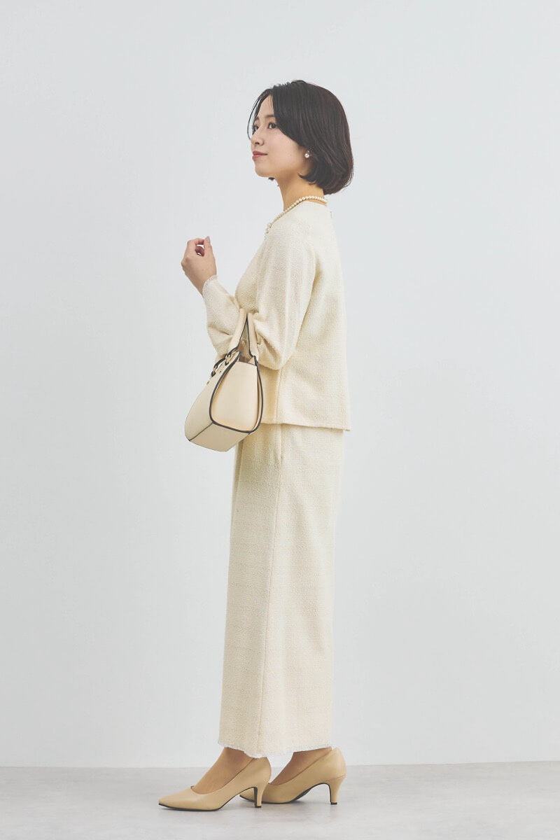 ホワイトのパール付きツイードセレモニースーツセット