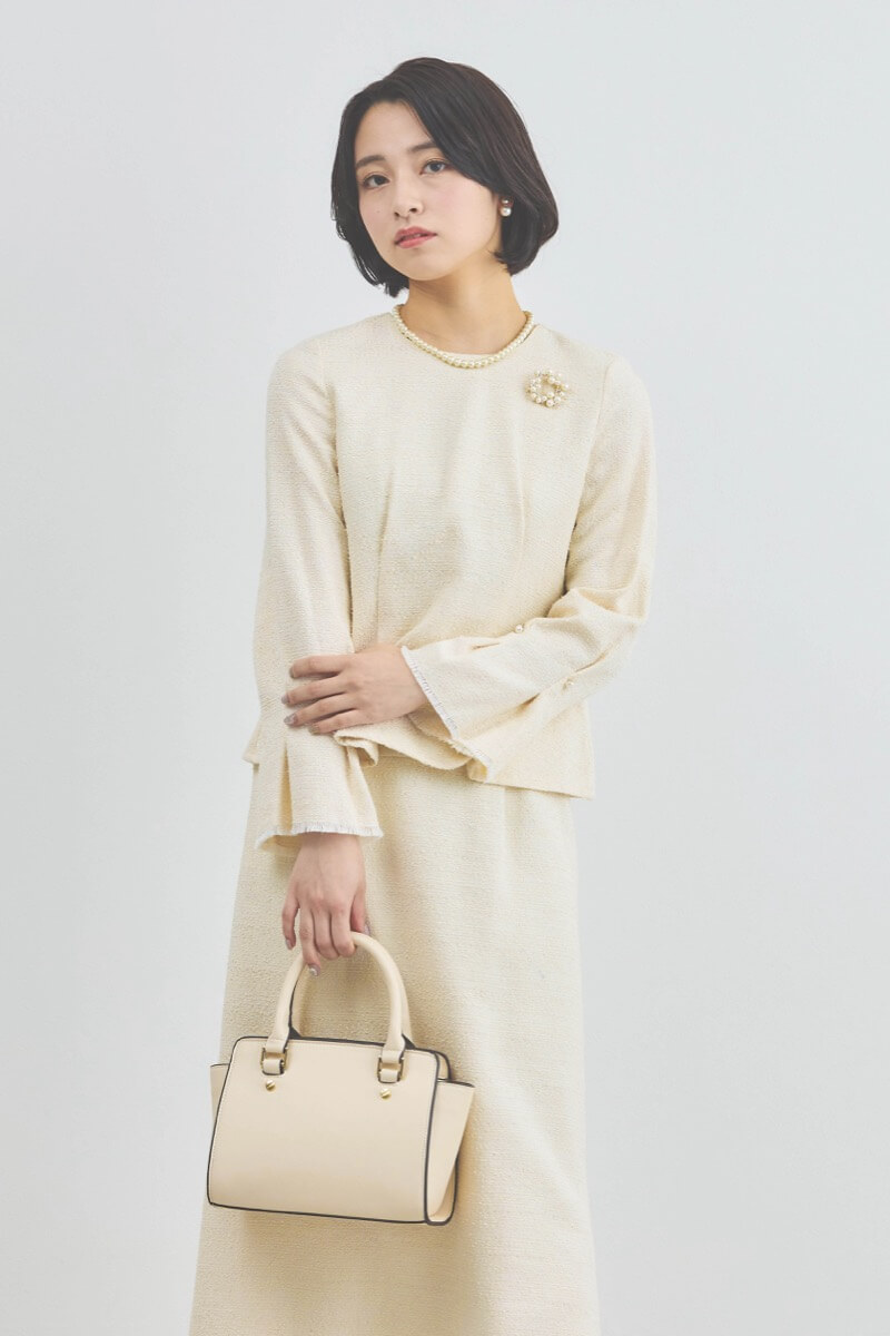 ホワイトのパール付きツイードセレモニースーツセット