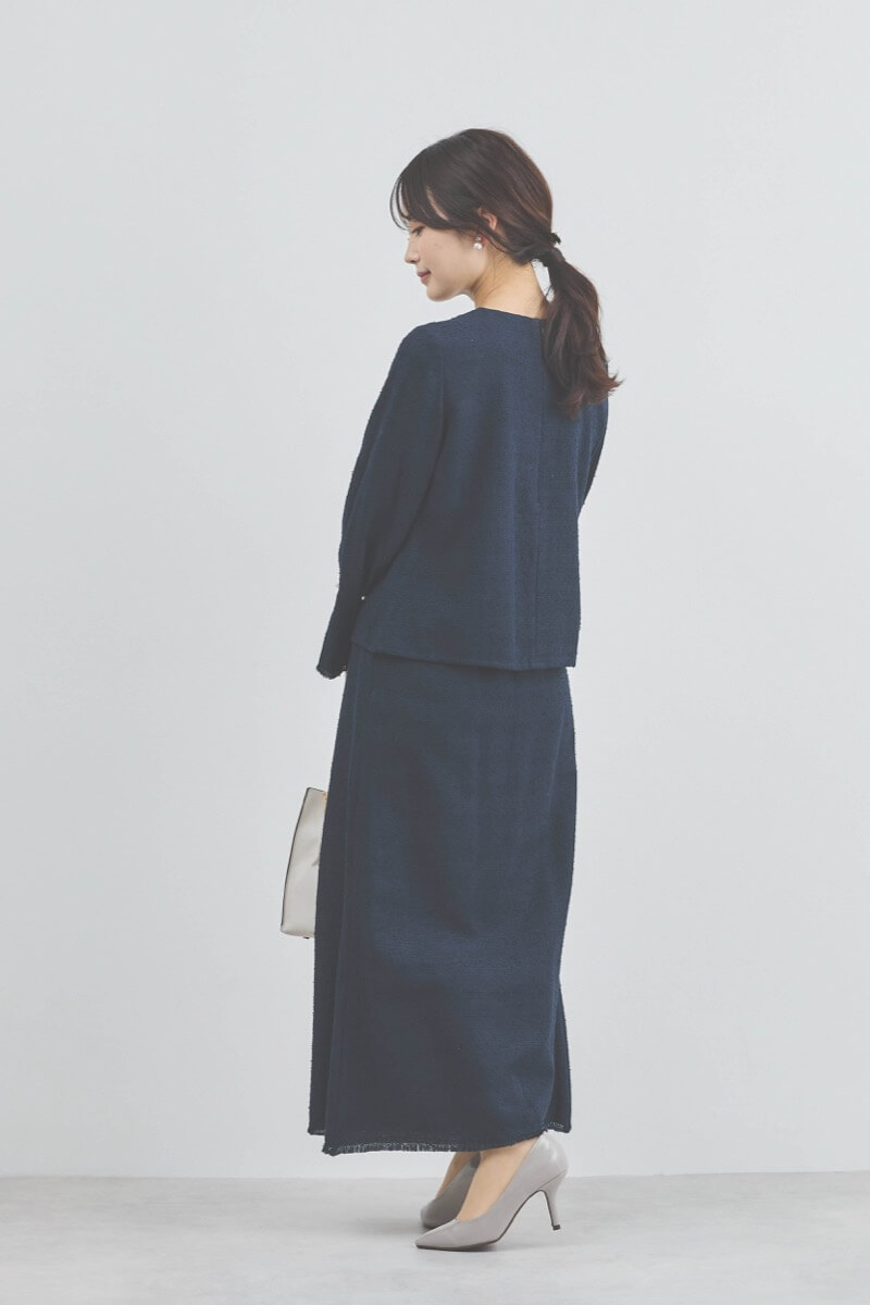 ネイビーのパール付きツイードセレモニースーツセット