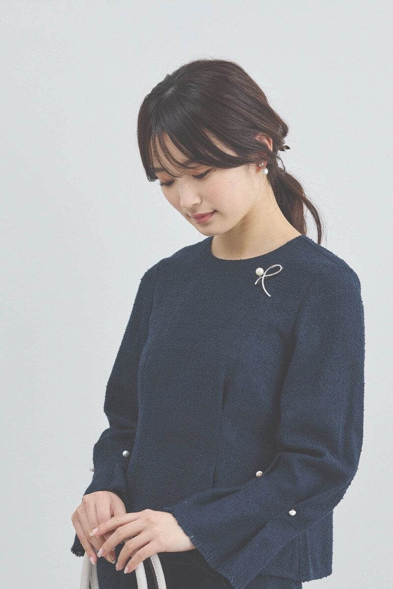 ネイビーのパール付きツイードセレモニースーツセット